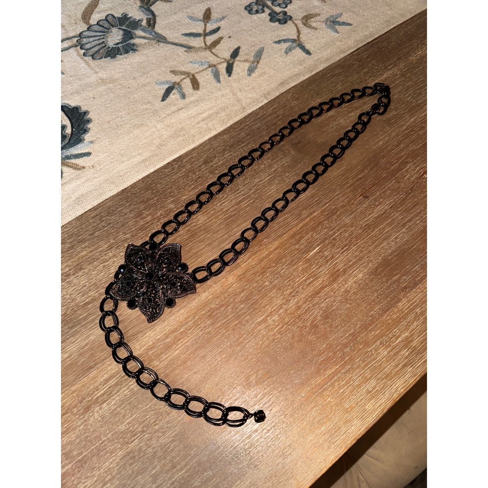Black Chain Belt with Flower Embellishment Fashion‎ Waist Jewelry Accessory